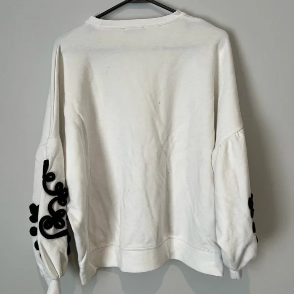 Zara White and Black Oversized Sweatshirt with Puff Sleeves - Picture 2 of 2